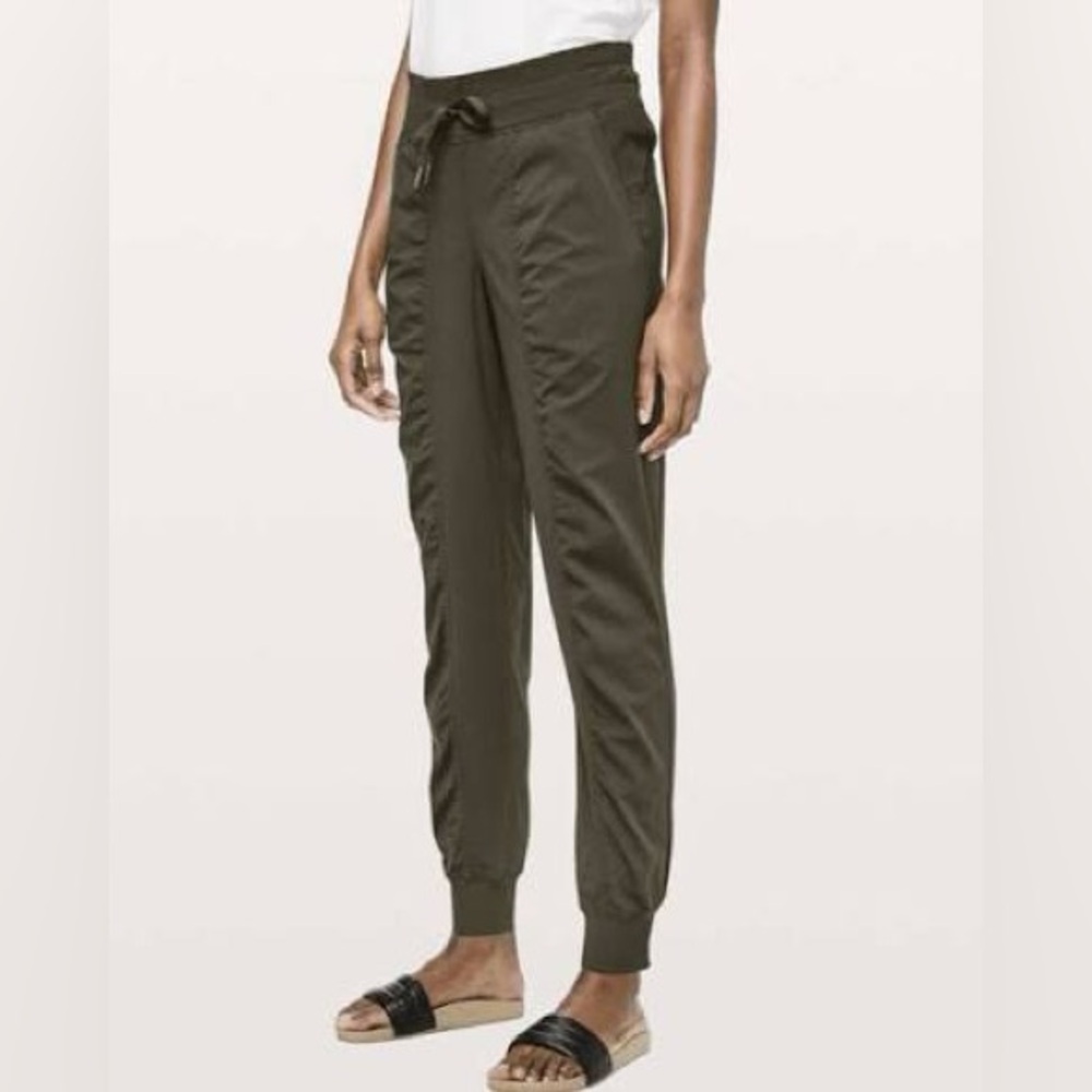Lululemon Women's Olive Jogger Pants size 8